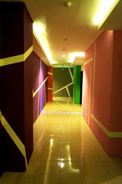 Quin Centro Hotel Palembang Exterior photo