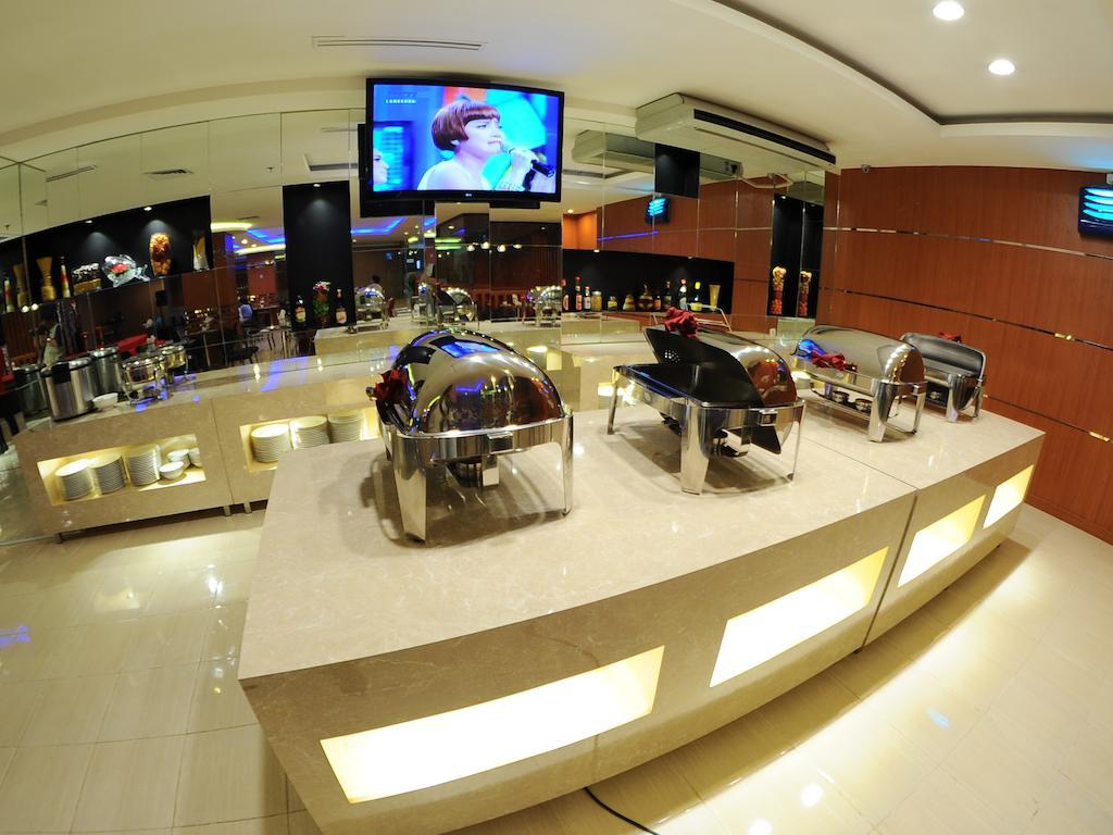 Quin Centro Hotel Palembang Exterior photo